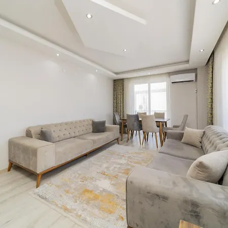 Luminous Flat W Balcony 15 Min To Hadrian Gates Apartment *