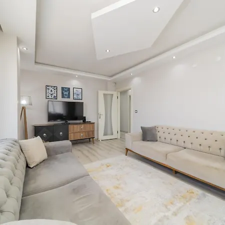 Luminous Flat W Balcony 15 Min To Hadrian Gates Apartment