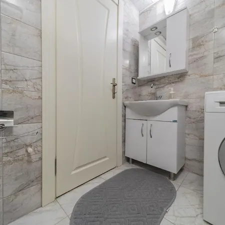 Luminous Flat W Balcony 15 Min To Hadrian Gates Apartment Antalya