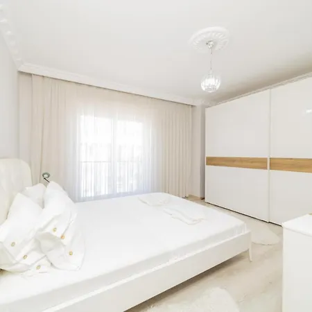 Luminous Flat W Balcony 15 Min To Hadrian Gates Apartment Antalya